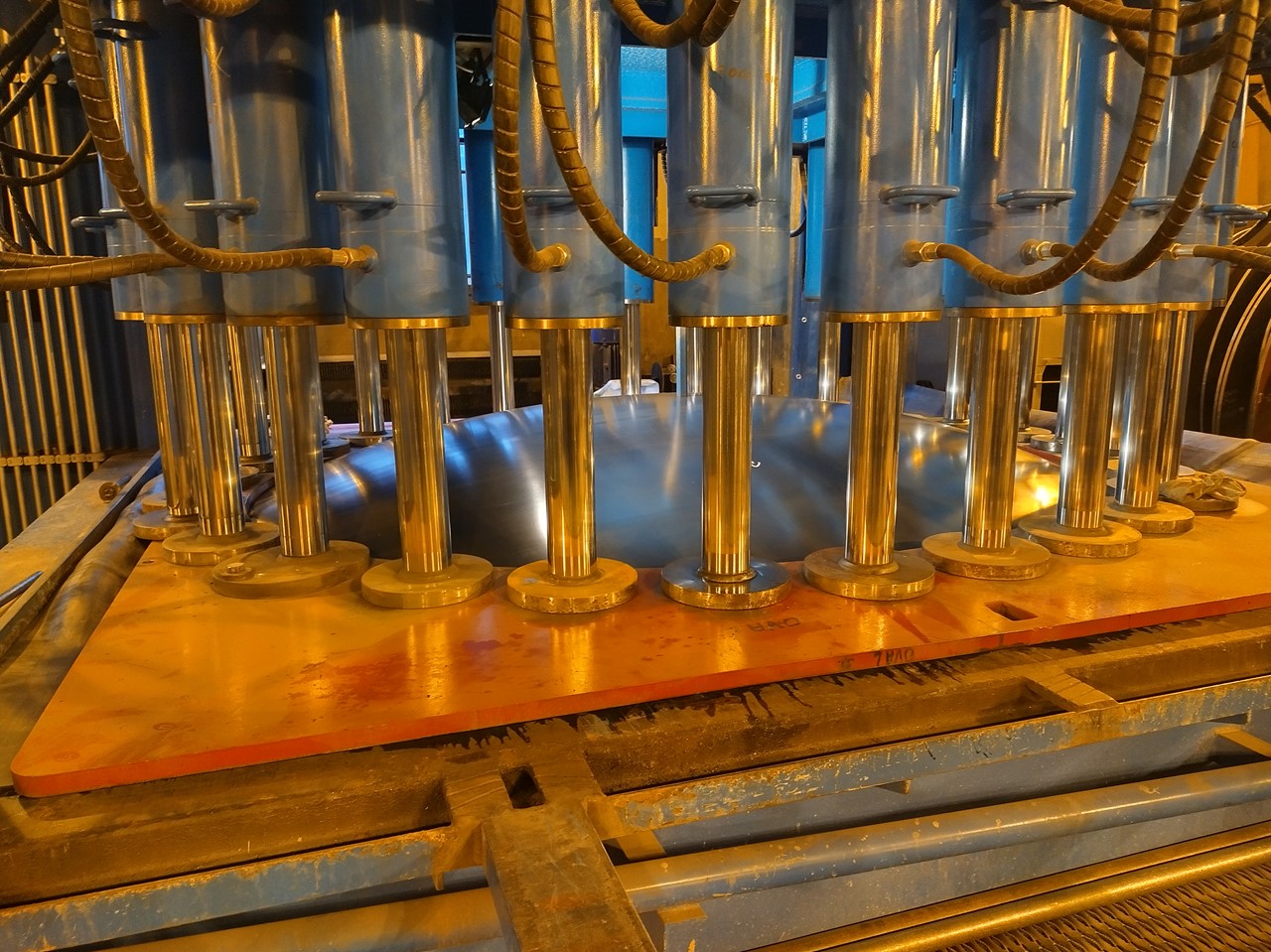 Tank head production